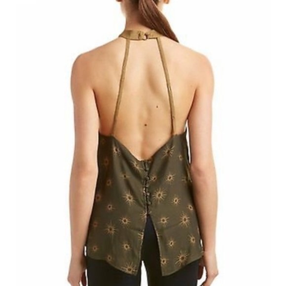 Elegant Halter Neck Sunburst Top - Picture 3 of 9